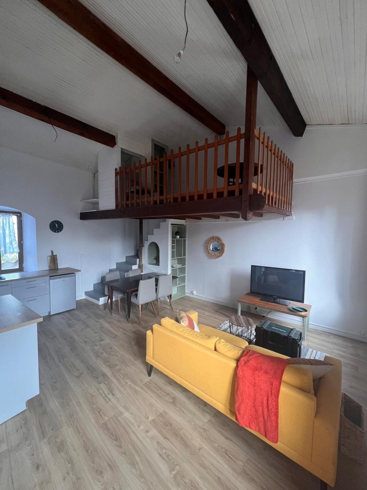Studio With Mezzanine Prades  Exterior foto